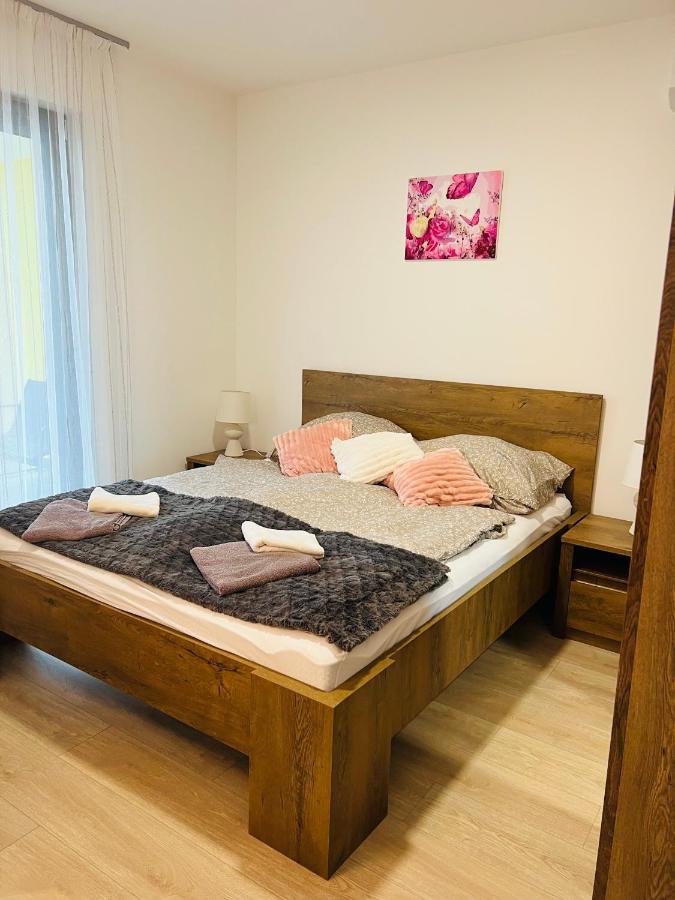 Medences Panoramas Balatom Apartman Siofok Exterior photo